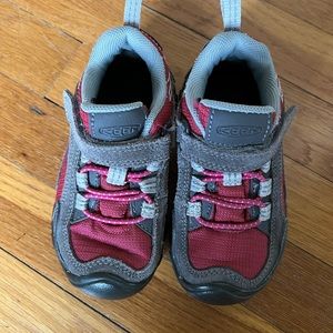 Kids Keen Trail Shoes, Pink & Gray, size toddler 9.